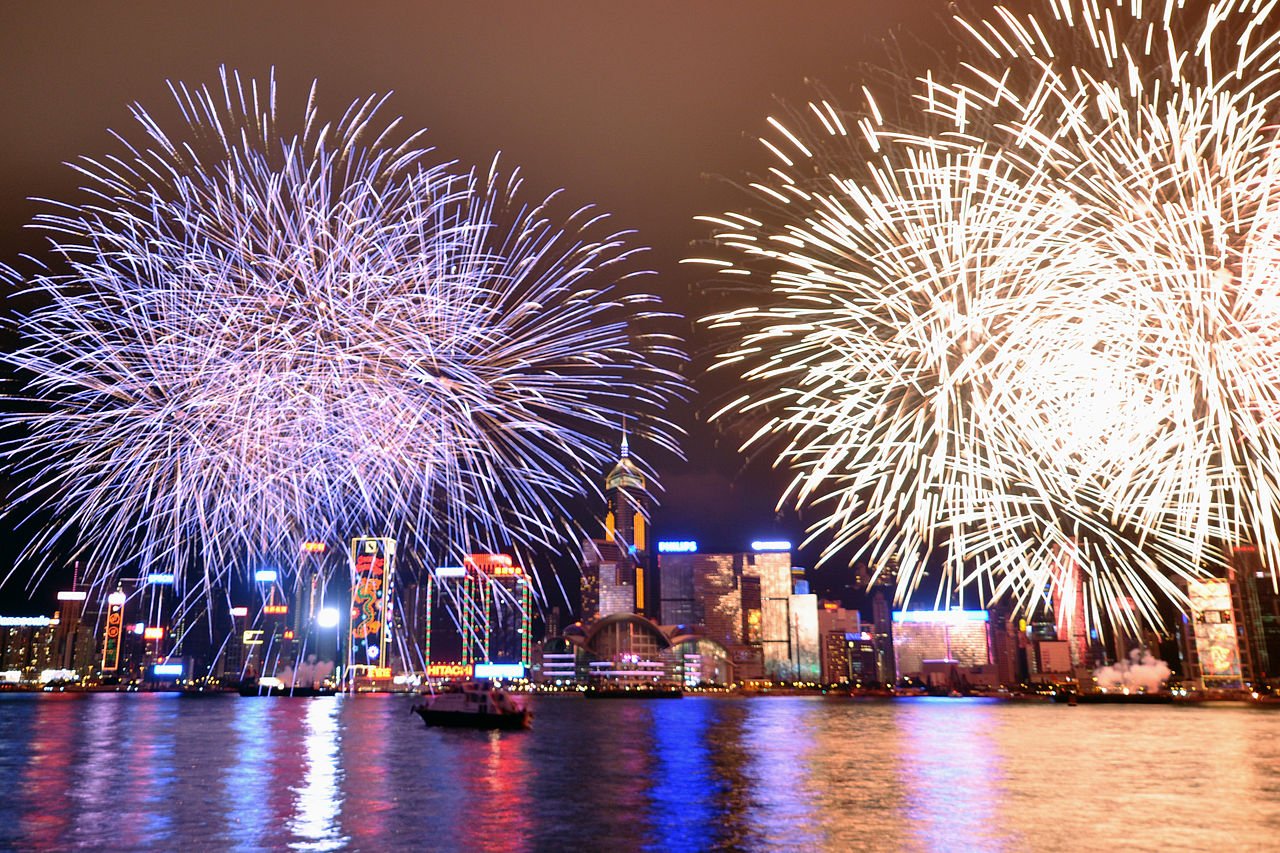 hong kong chinese new year fireworks 2025 time